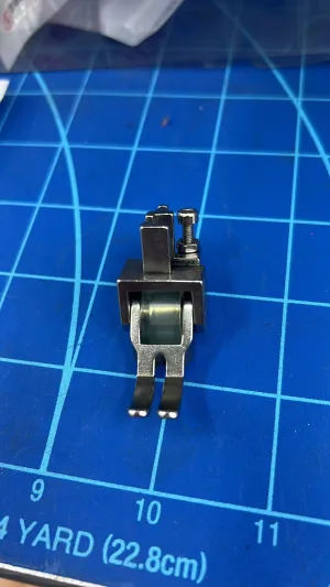Rubber Wheel Presser Foot For Industrial Sewing Machine