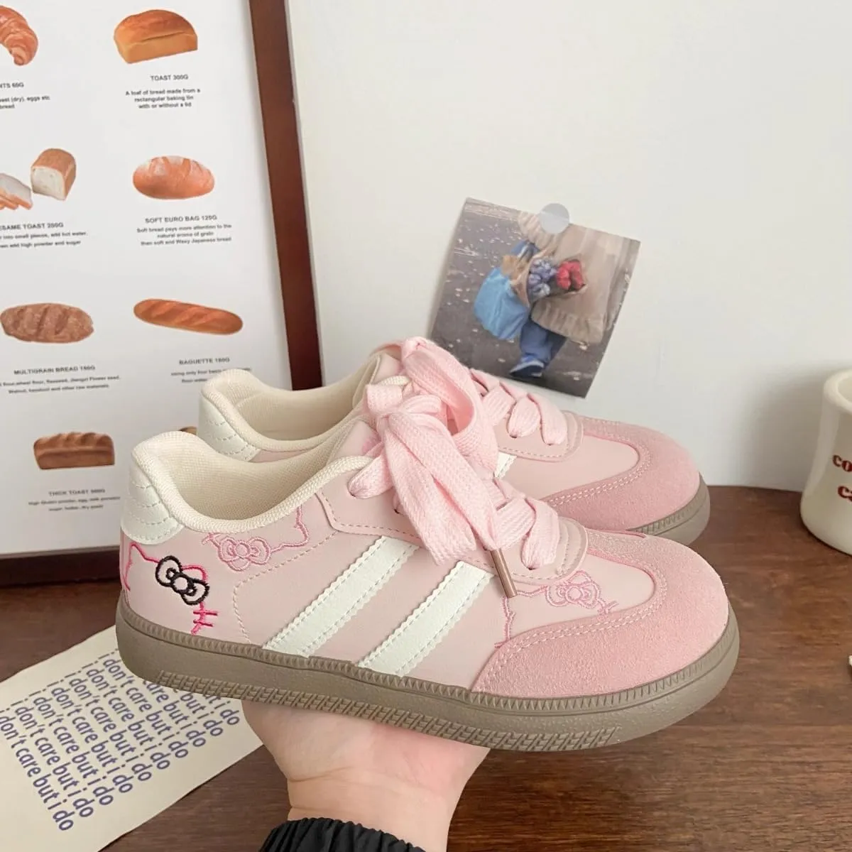 Women’s Kitty Retro German Trainer Sneakers – Fashion Casual Cat Detail Lace-Up Shoes, Anti-Slip Low-Top White Campus Style for Students