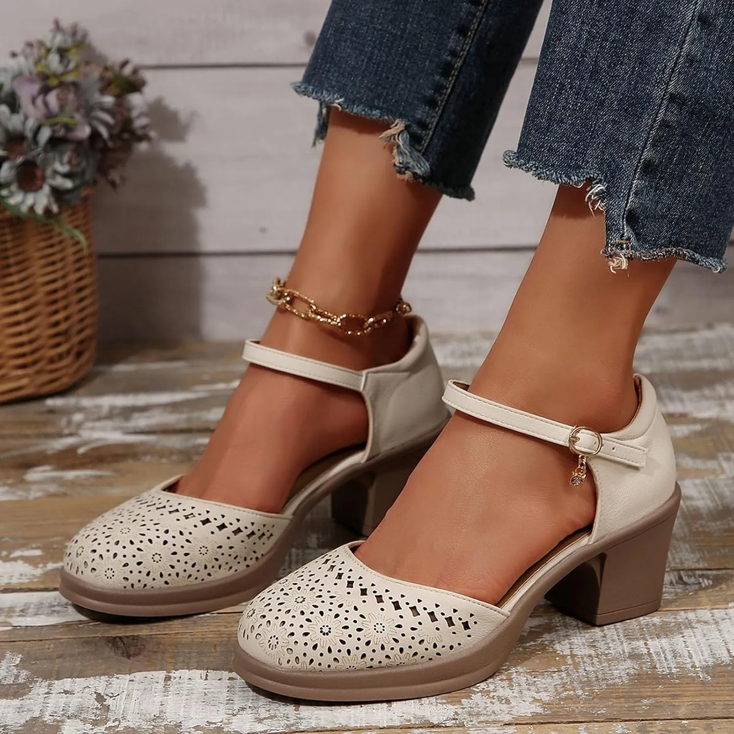 Women's Sandals Casual Wear Closed Toe Hollow Design Wedge Heel Ideal Spring And Summer Womens Metallic Dress Sandals
